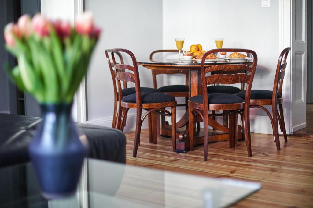 Posedenie v ubytovaní Art Deco Apartament dla 6 osób Chorzów/Katowice 6A