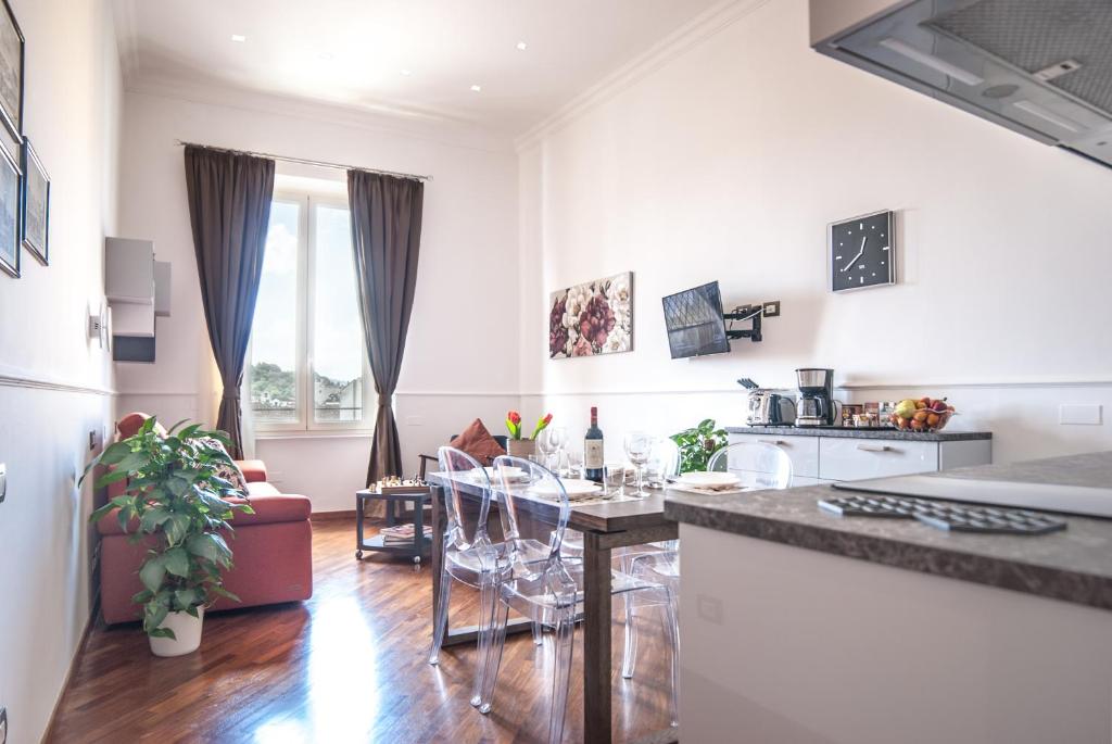 Kuchyňa alebo kuchynka v ubytovaní Your Home in Florence next to the central train station
