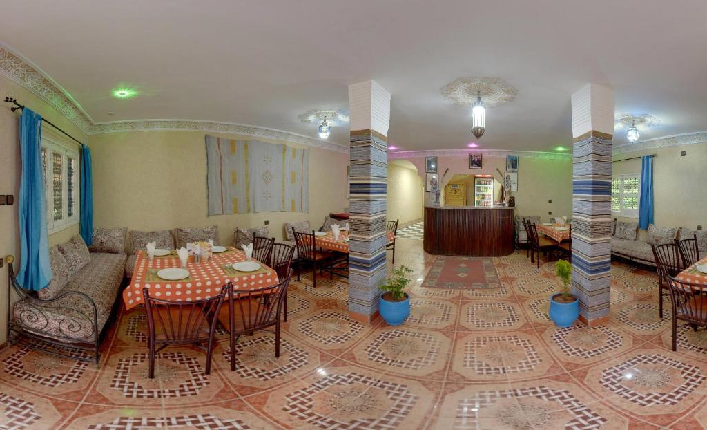 Restaurace v ubytování Hotel De La Vallée