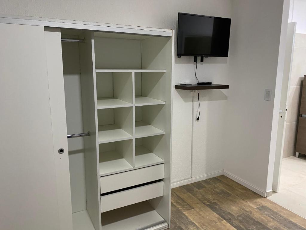 Casa frente al lago en barrio privado