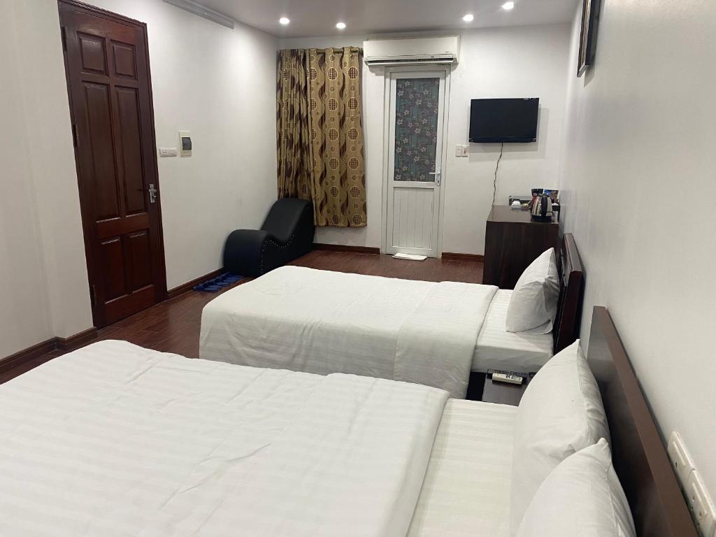 TV a/nebo společenská místnost v ubytování Mia Sen Vong Hotel Ha Noi