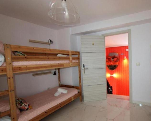 Casa Rural Mañanas Felices - Habitación Cuádruple Con Baño Compartido