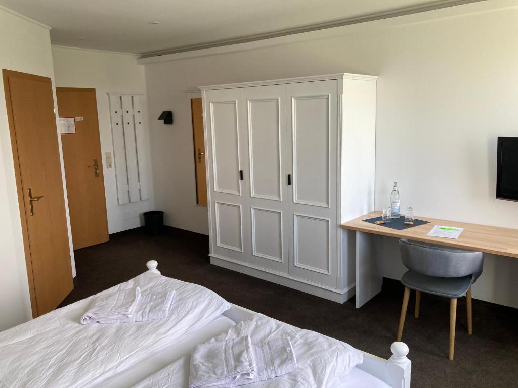 Postel nebo postele na pokoji v ubytování Room-24 - Zellwald