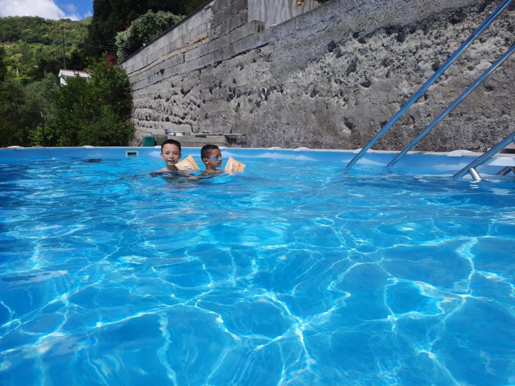 Bazén v ubytování Casa Vacanza Villa Lesto nebo v jeho okolí