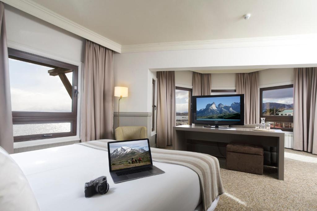TV a/nebo společenská místnost v ubytování Hotel Costaustralis