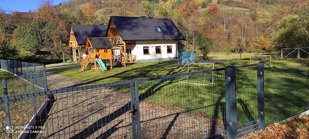 Budova, v ktorej sa dovolenkový dom nachádza