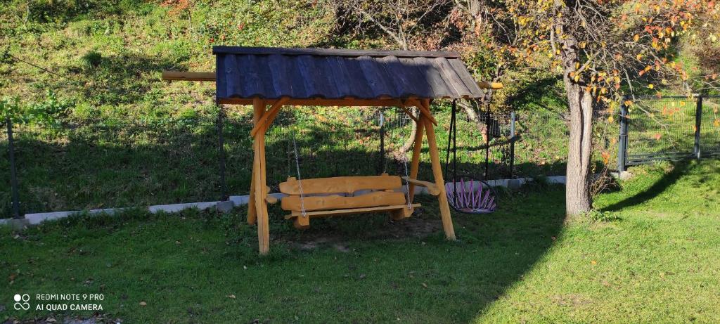 Vonkajšia záhrada v ubytovaní Domki Pod Brzyzkiem