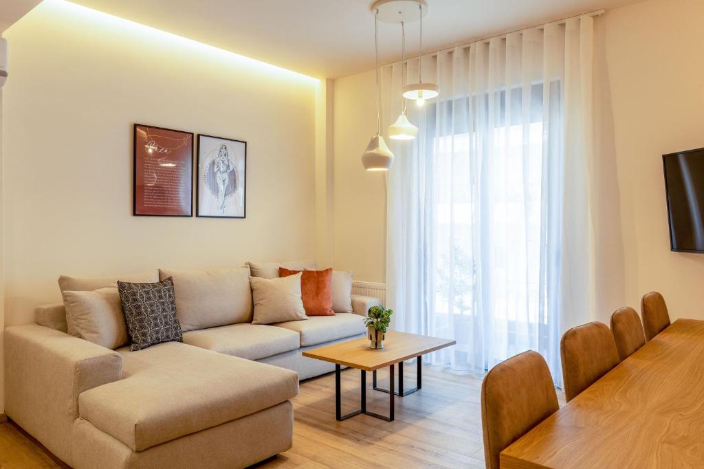 Posedenie v ubytovaní IO SUITES