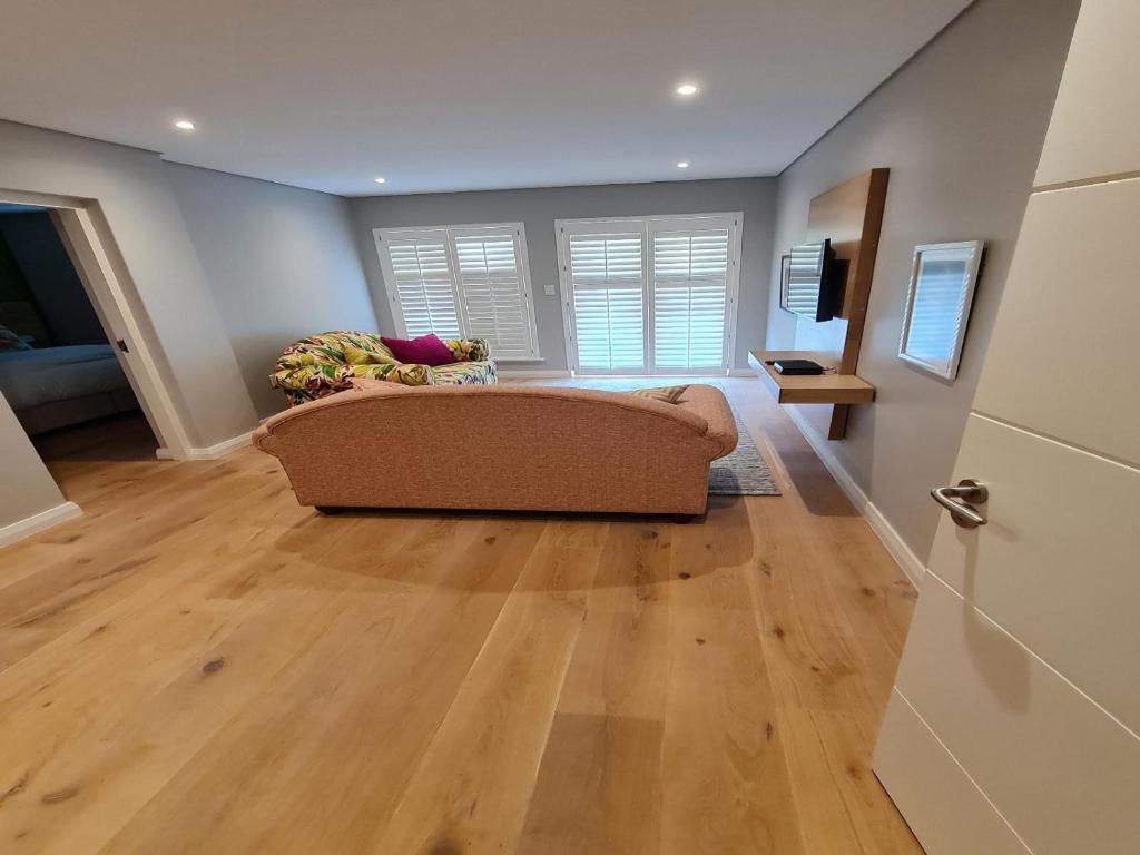 Mount Edgecombe Estate Lodge - Deluxe King Room