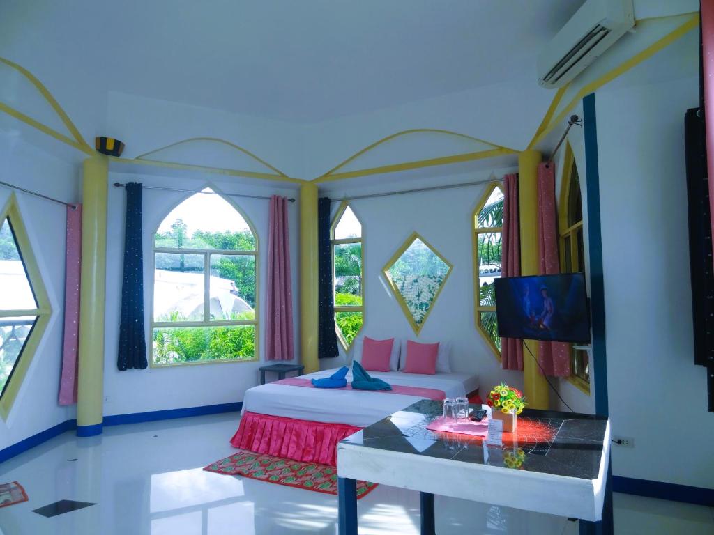 MG Chateau Resort - Deluxe Double Room With Balcony