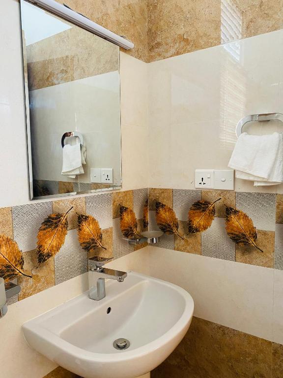 The Kingslayer Resort - 6