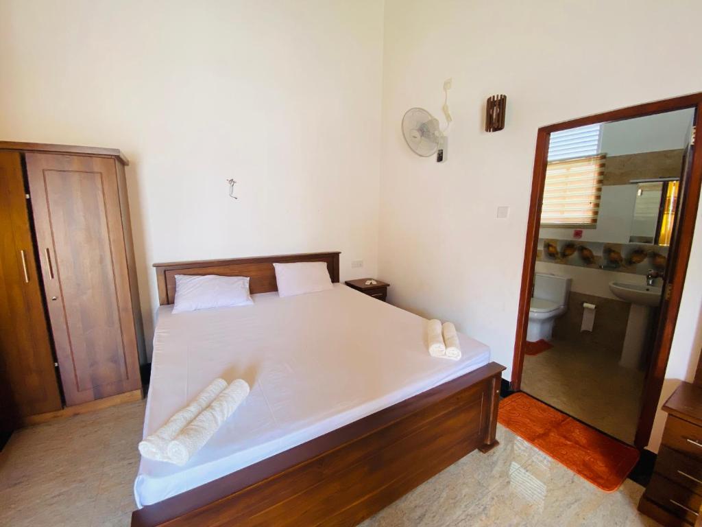 The Kingslayer Resort - 1