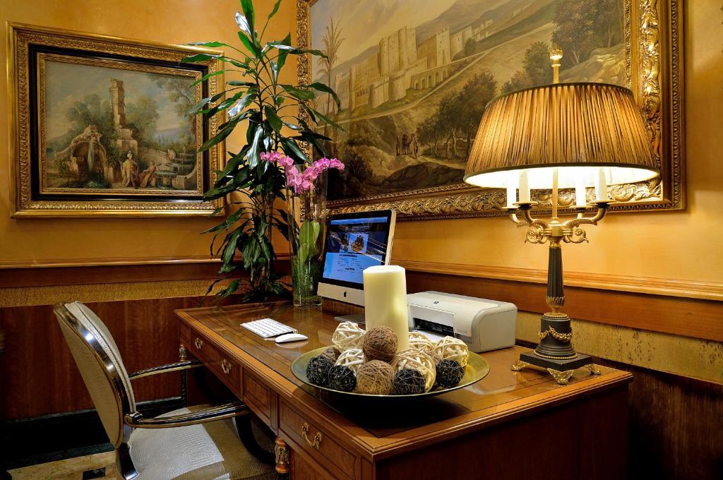 TV a/nebo společenská místnost v ubytování Hotel Homs