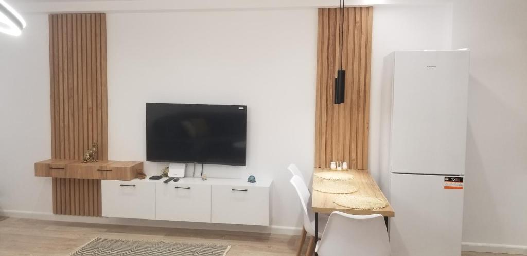 2A near Blloku area Apartment - Image 5