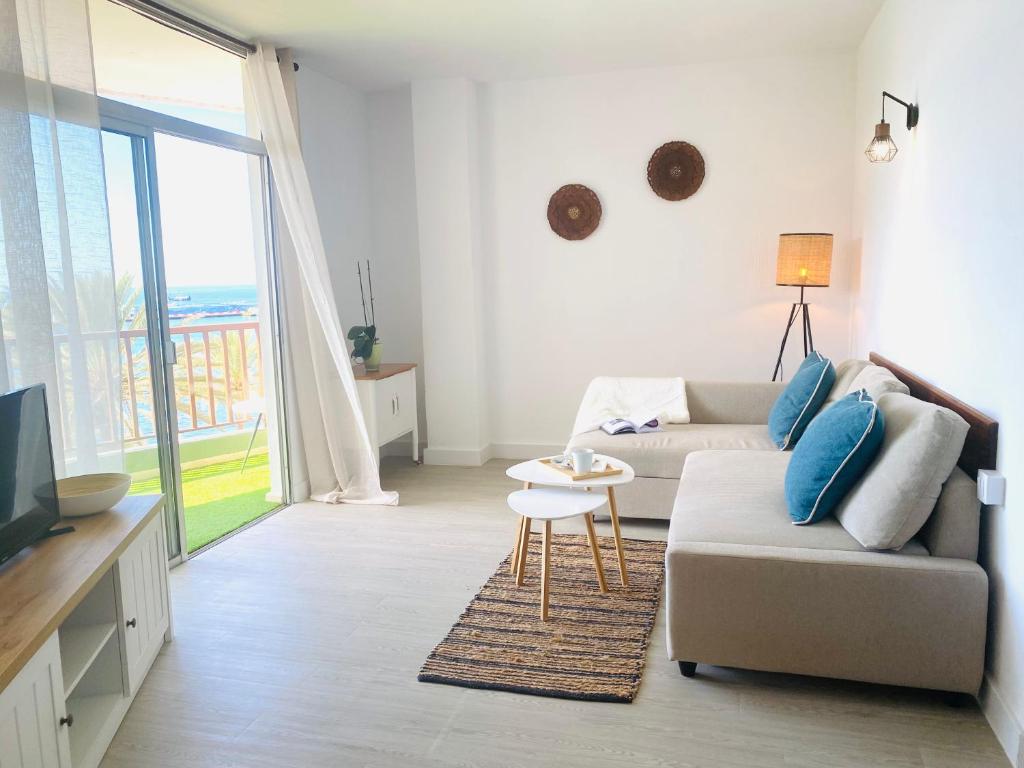 TV a/nebo společenská místnost v ubytování PARADISE HOLIDAYS 2 BEDROOMS & SEA VIEW, Tenerife