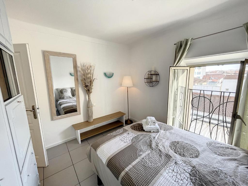Zdjęcie z galerii obiektu TRA3 - Centre ville Cannes, 3 pièces rénové w Cannes