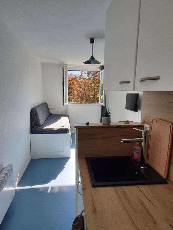 Studio dans résidence Gauguin pour location courte durée et étudiants parking gratuit - Studio
