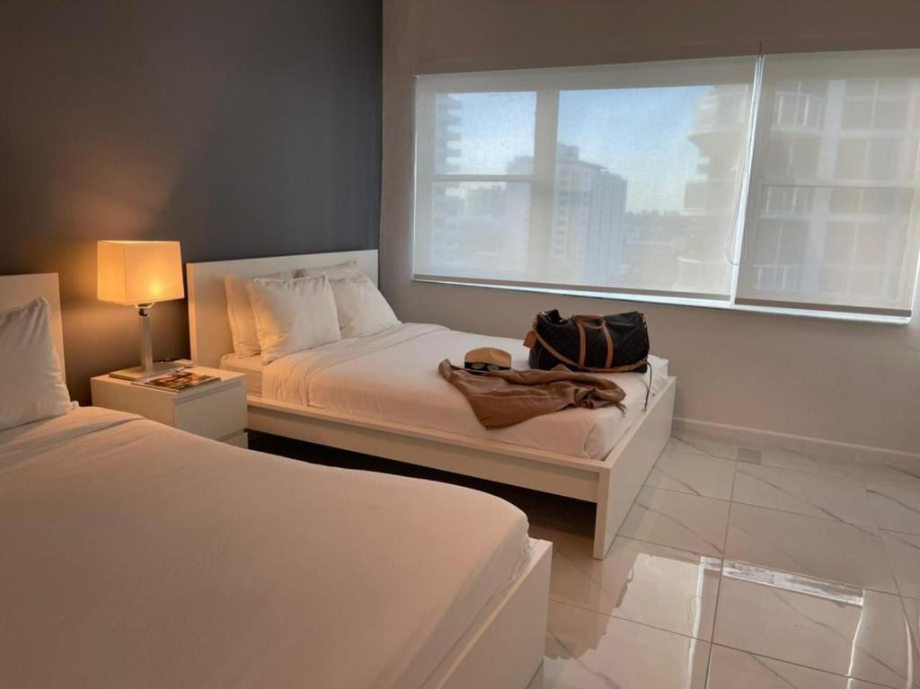 Great Studio Bay View and Parcial Ocean View!!!, Miami Beach Updated