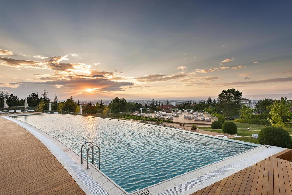 A piscina localizada em Tasigo Eskisehir ou nos arredores