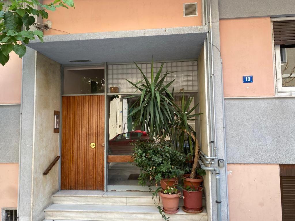 Exteriér alebo vchod do ubytovania Stylish King size bed apt steps from Acropolis by GHH