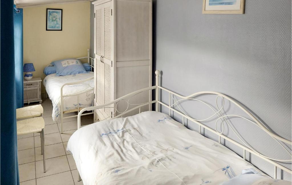 Posteľ alebo postele v izbe v ubytovaní 2 Bedroom Lovely Home In Longvilliers