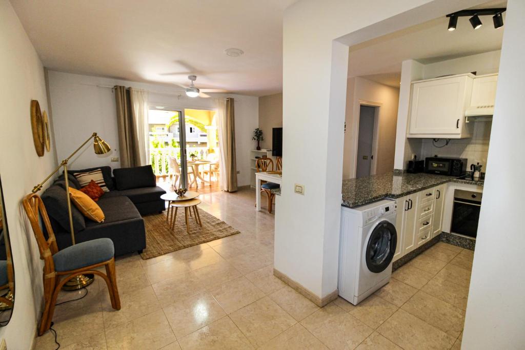 Precioso apartamento de 2 dormitorios con terraza y piscina ...