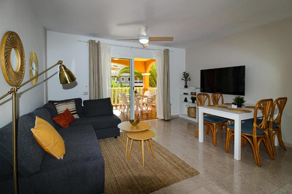 Precioso apartamento de 2 dormitorios con terraza y piscina ...