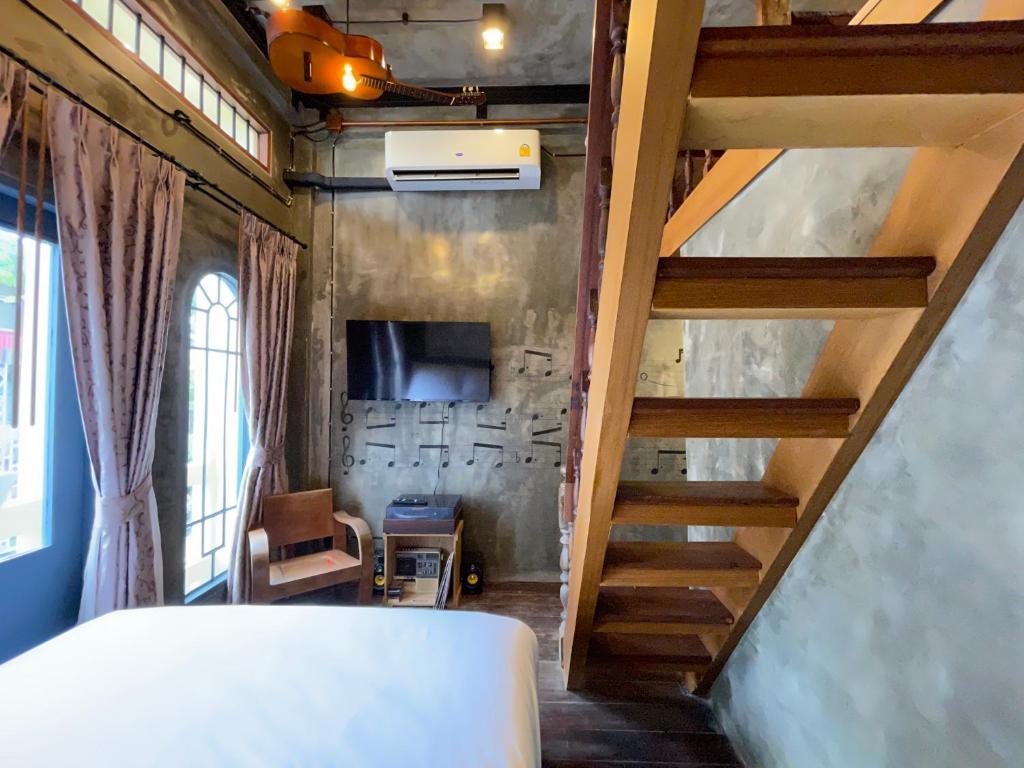 Central Old Town Cottage - 5