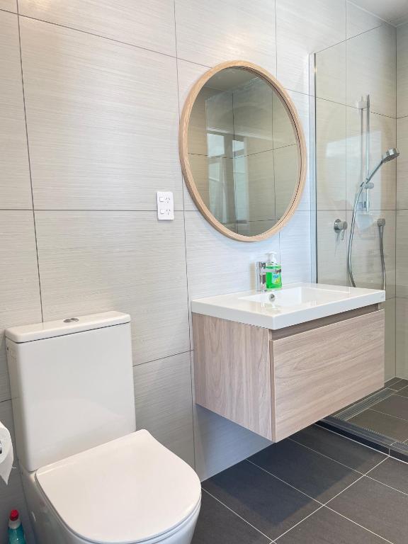 NO PARTY ALLOWED, Entire Brand New 3 bedroom townhouse, free unlimited fibre wifi and free parking - Resim 33