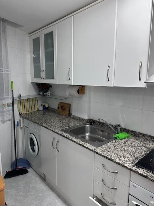 Kuchyňa alebo kuchynka v ubytovaní Riviera primera planta