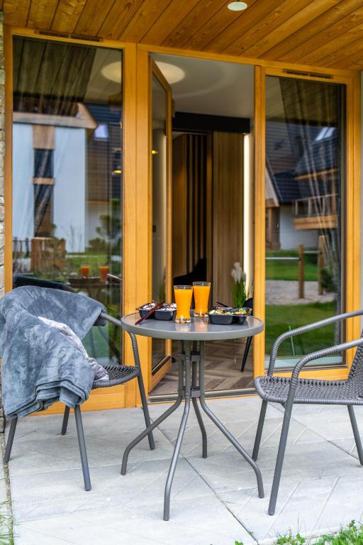 Patio alebo iná vonkajšia časť ubytovania Apartament Adasiowa Polana by Apart Concept Podhale