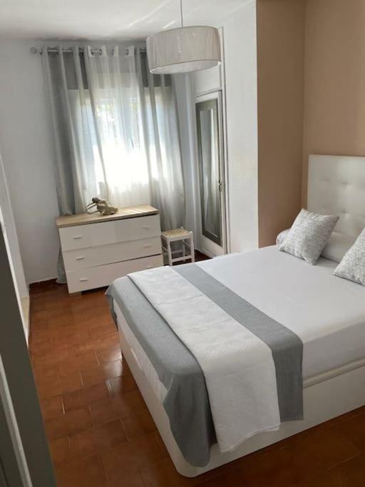 Fotografia z galérie ubytovania Chalet adosado corta temporada 2 dormitorios v destinácii Benalmádena