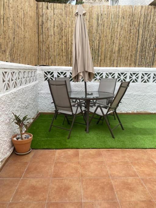 Fotografia z galérie ubytovania Chalet adosado corta temporada 2 dormitorios v destinácii Benalmádena