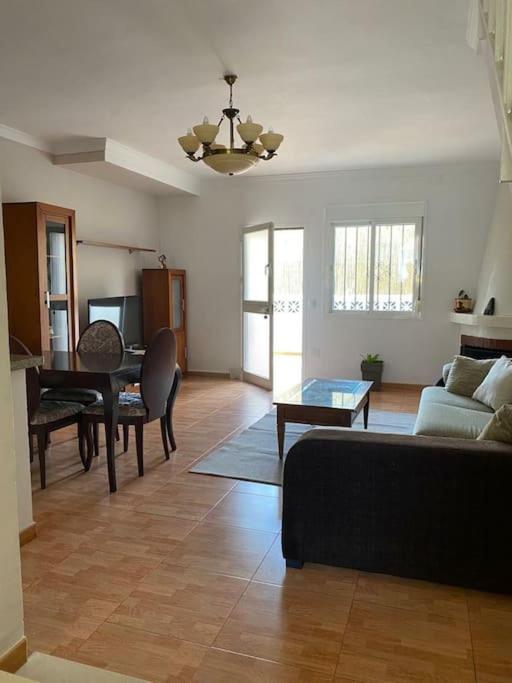 Fotografia z galérie ubytovania Chalet adosado corta temporada 2 dormitorios v destinácii Benalmádena