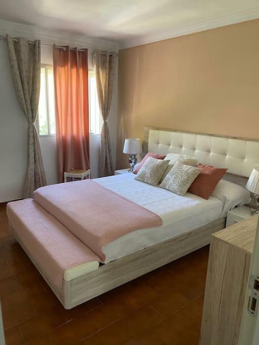 Fotografia z galérie ubytovania Chalet adosado corta temporada 2 dormitorios v destinácii Benalmádena