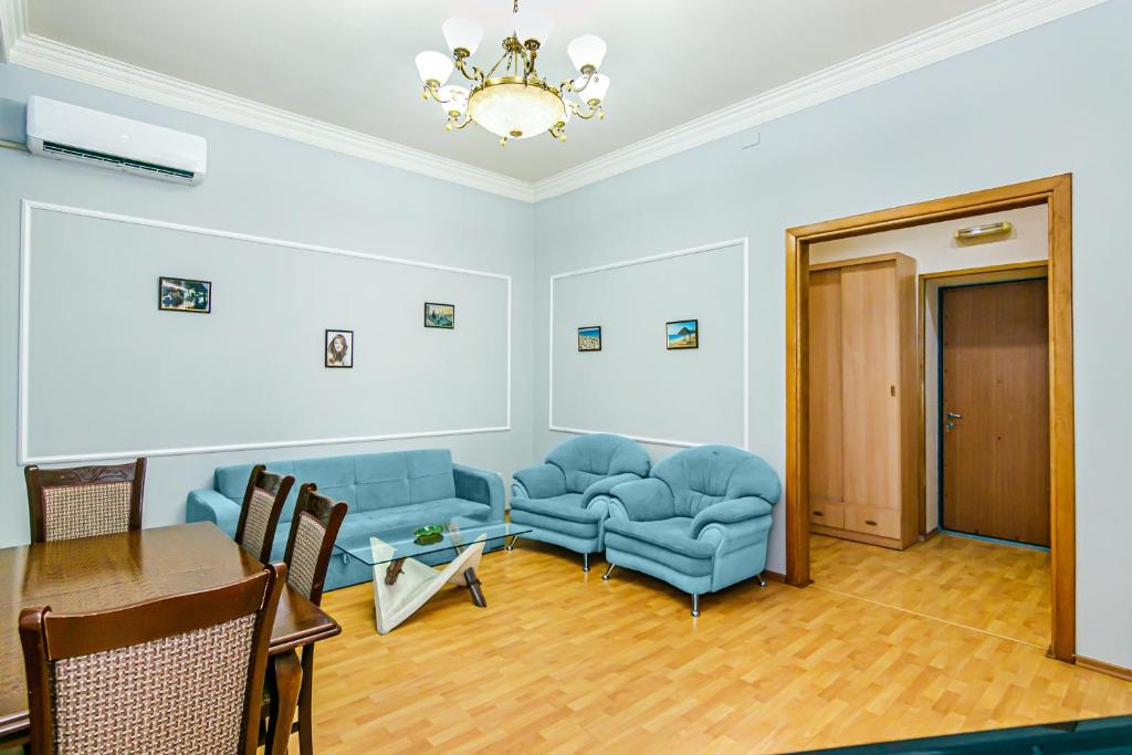 Rolls Royce Apartment - Housity