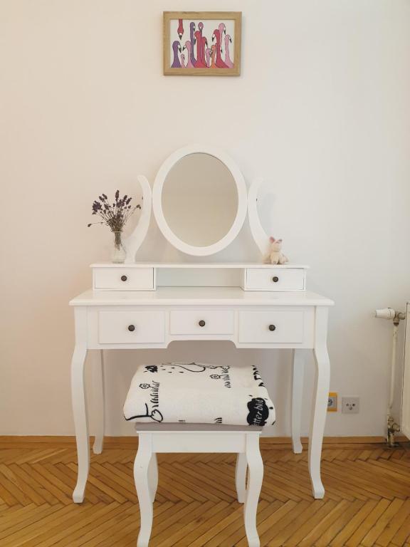 Fotografie z fotogalerie ubytování Sunny and spacious apartment near city centre ve Vídni