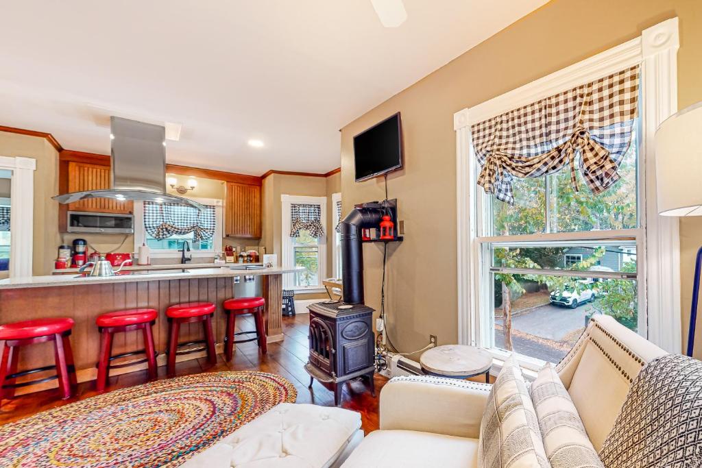 Кухня или мини-кухня в Pied-A-Terre
