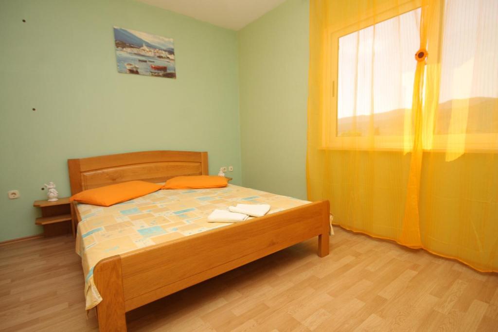 Zdjęcie z galerii obiektu Apartment Stari Grad 8780c w mieście Stari Grad