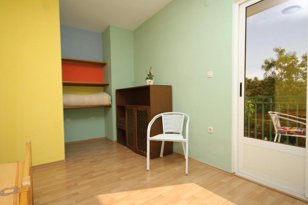 Zdjęcie z galerii obiektu Apartment Stari Grad 8780c w mieście Stari Grad