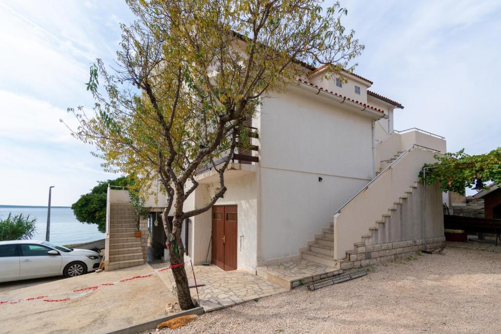 Budynek, w którym mieści się apartament