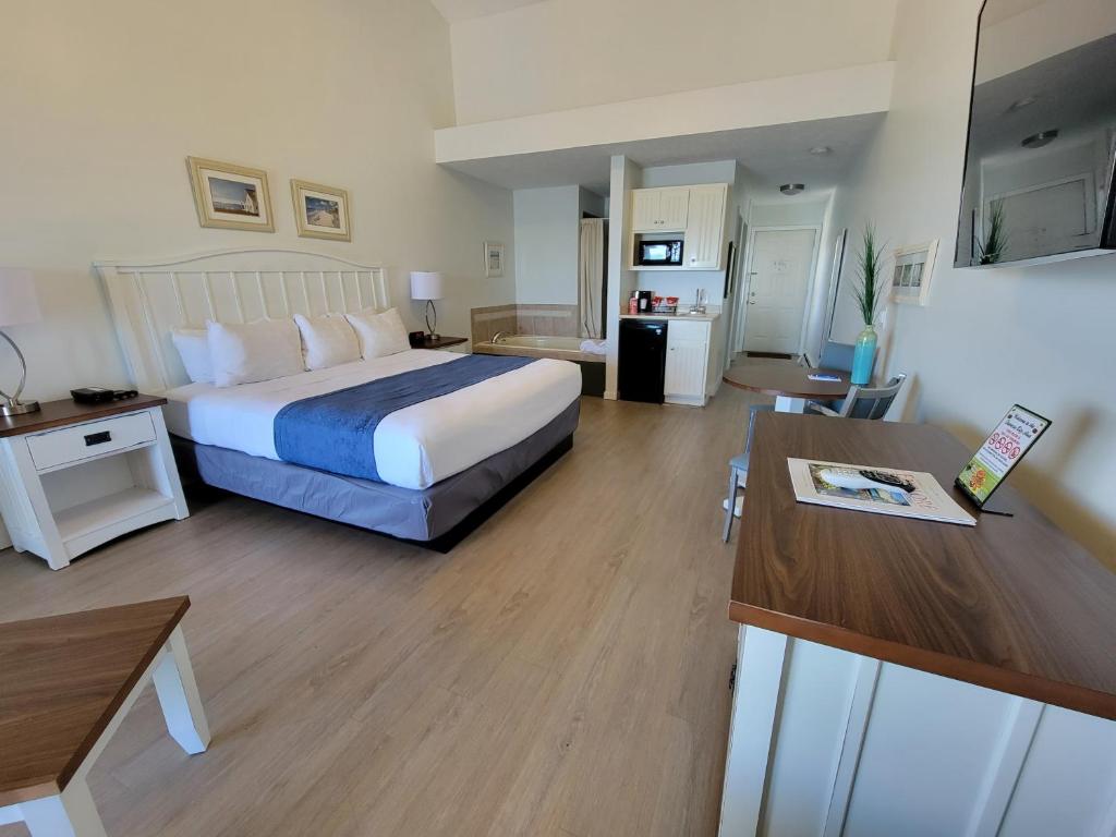 Pointes North Beachfront Resort Hotel - King Bed - Bay View - Tina De Spa De 2 Personas