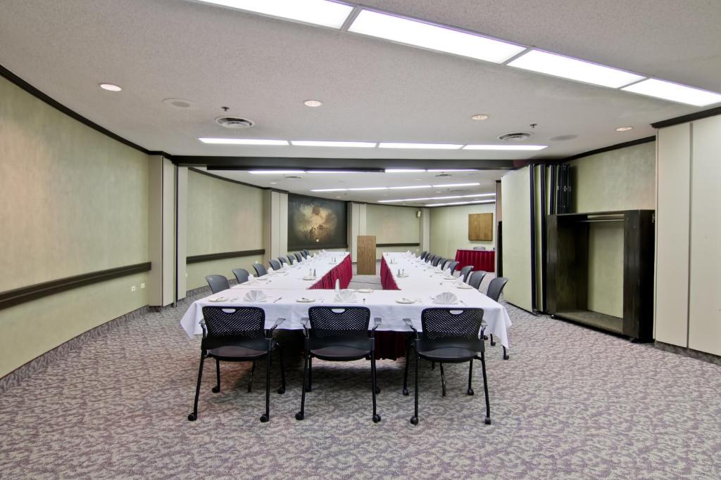 Chateau Lacombe Hotel - Resim 43