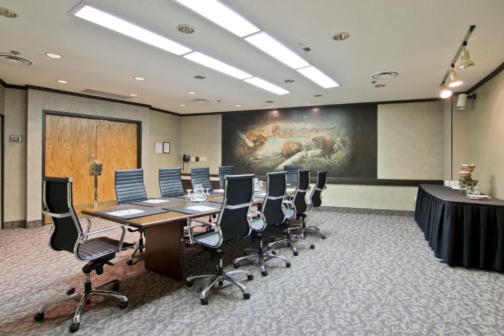 Chateau Lacombe Hotel - Resim 45