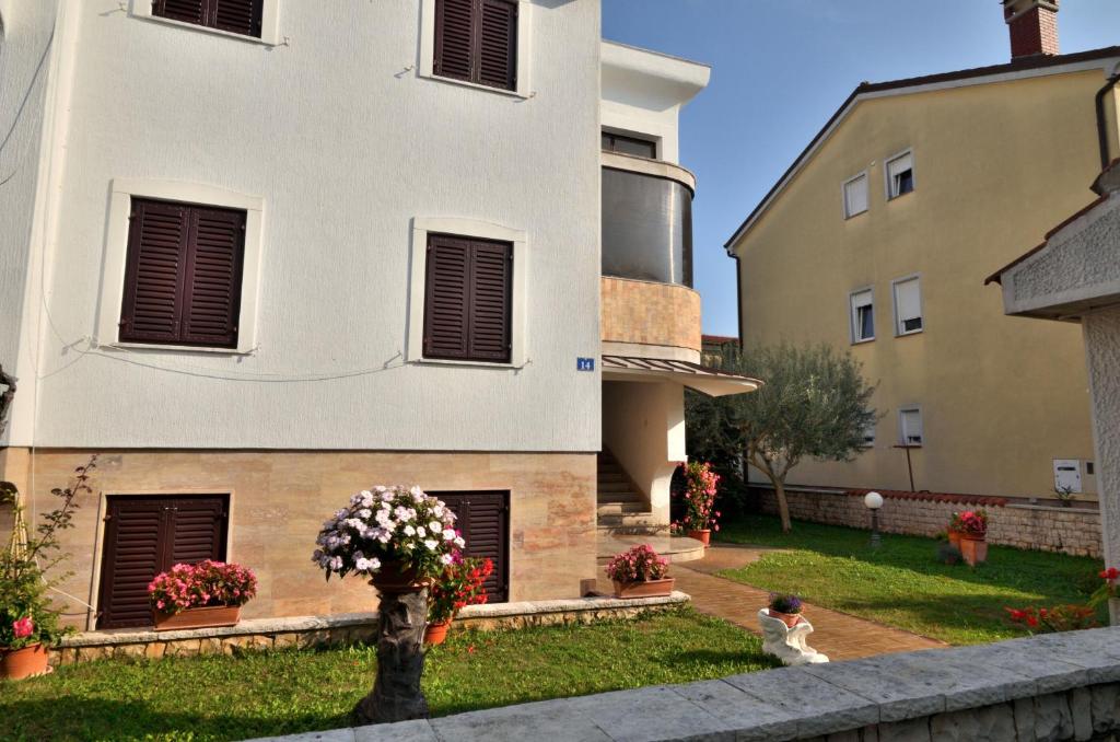 Budynek, w którym mieści się apartament
