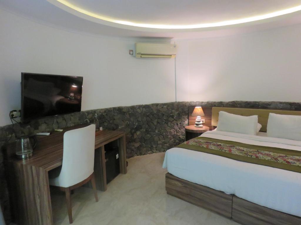 De Moksha Eco Friendly Boutique Resort - Deluxe Villa With River View