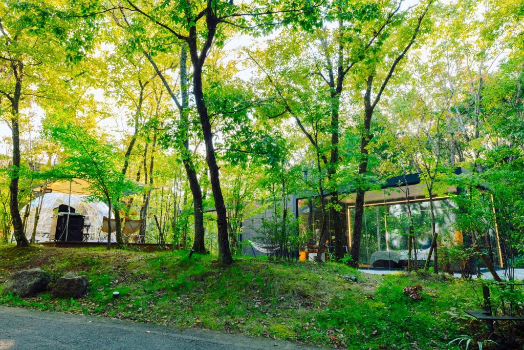 Zahrada ubytování Yufuin Glamping COMOREBI