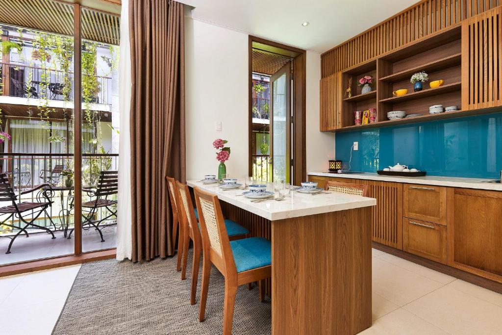 Nhà bếp/bếp nhỏ tại Tam House Villa Hotel