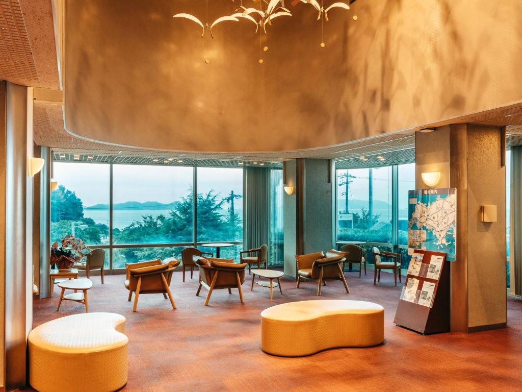 Posezení v ubytování KAMENOI HOTEL Setouchi Hikari