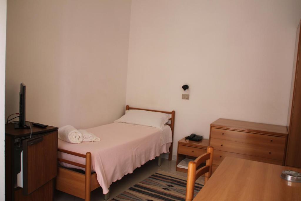 Hotel Europa - Deluxe Single Room With Balcony